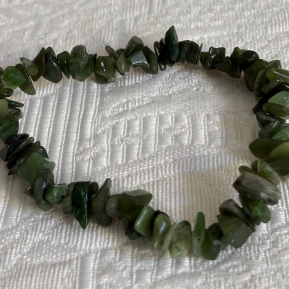 Jade Chip Stretch Bracelet - Picture 2 of 3